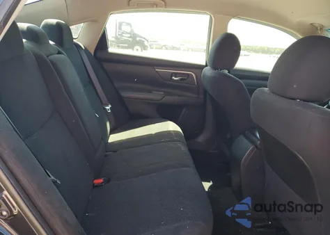 2015 Nissan Altima 2.5 из США, поврежденный, VIN 1N4AL3AP1FN861925